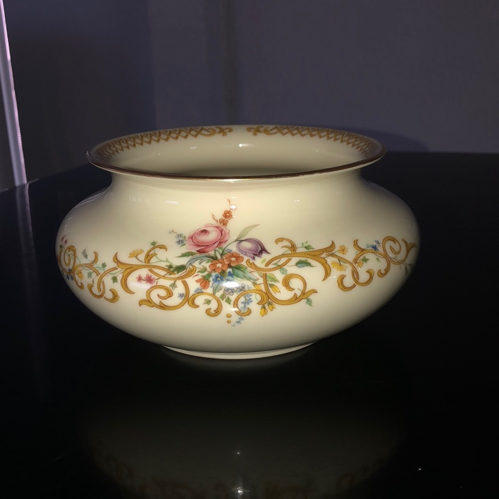 Lenox Queen’s Garden bowl